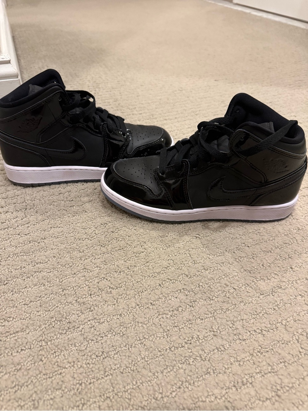 Nike Youth Boys 6.5 Black Patent High-Top Sneakers - very good condition!